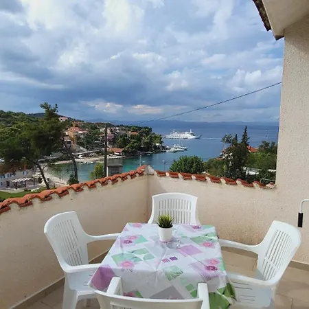 Apartment Solta Rogac
