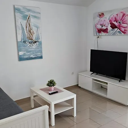 Apartment Solta Rogac